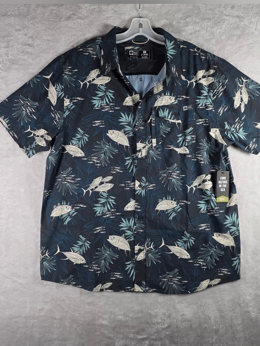 Salty Crew Feeding Frenzy Button Up Mens Size Extra Large XL Fishes Black NWT